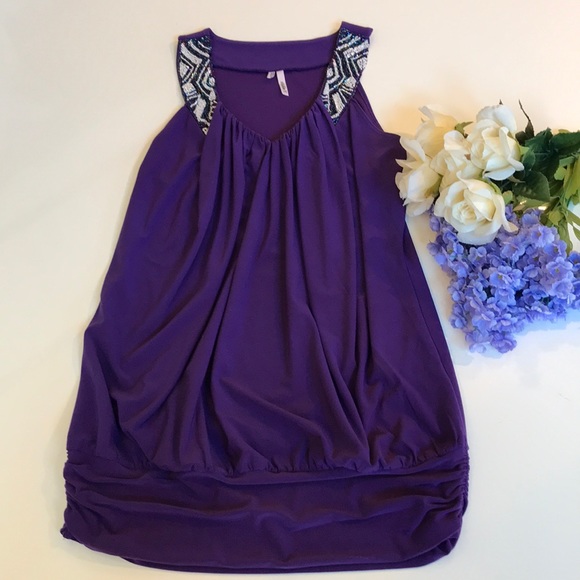 STUDIO Y PURPLE BEADED V NECK BANDED BOTTOM TOP SM - Picture 7 of 8